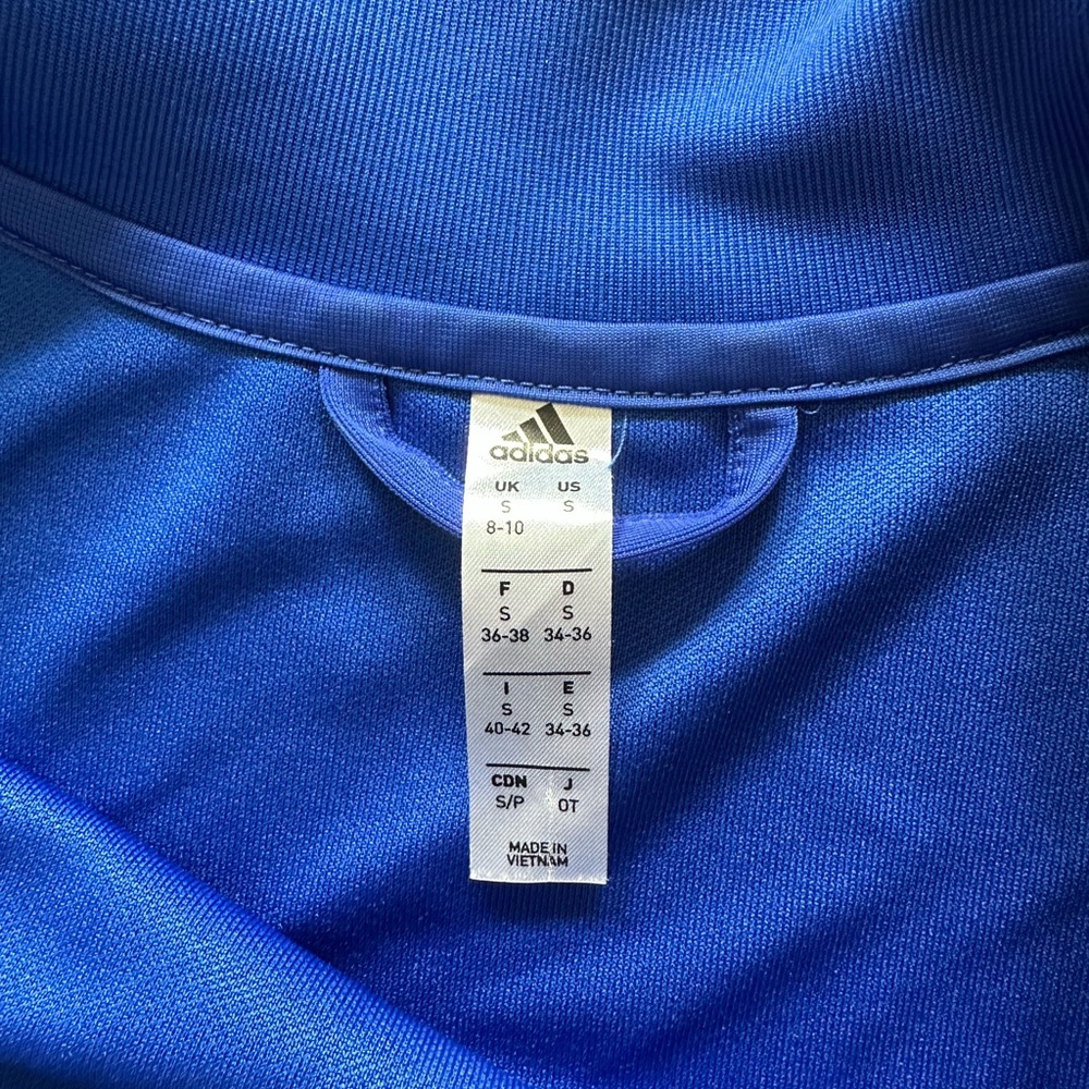 Zip up - Picture 2 of 3